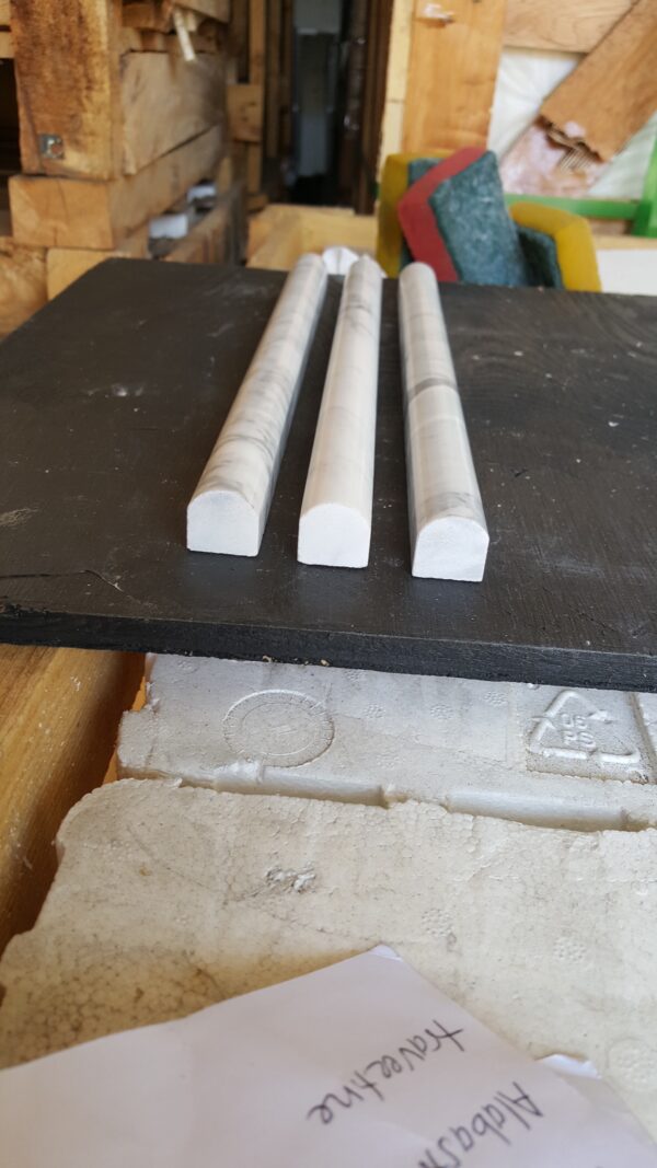 Carrara White Pencil 1/2x12 Polished Marble Trim 0