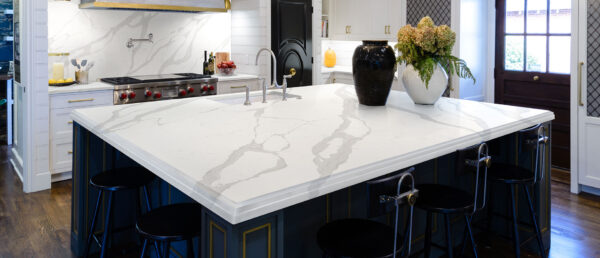 Calacatta Luccia Book-Match Quartz Slab 0