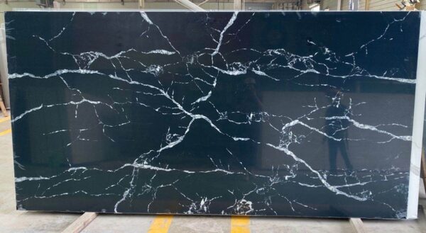 Quartz Stone Slabs Calacatta Noir 138x79 White Slab 1